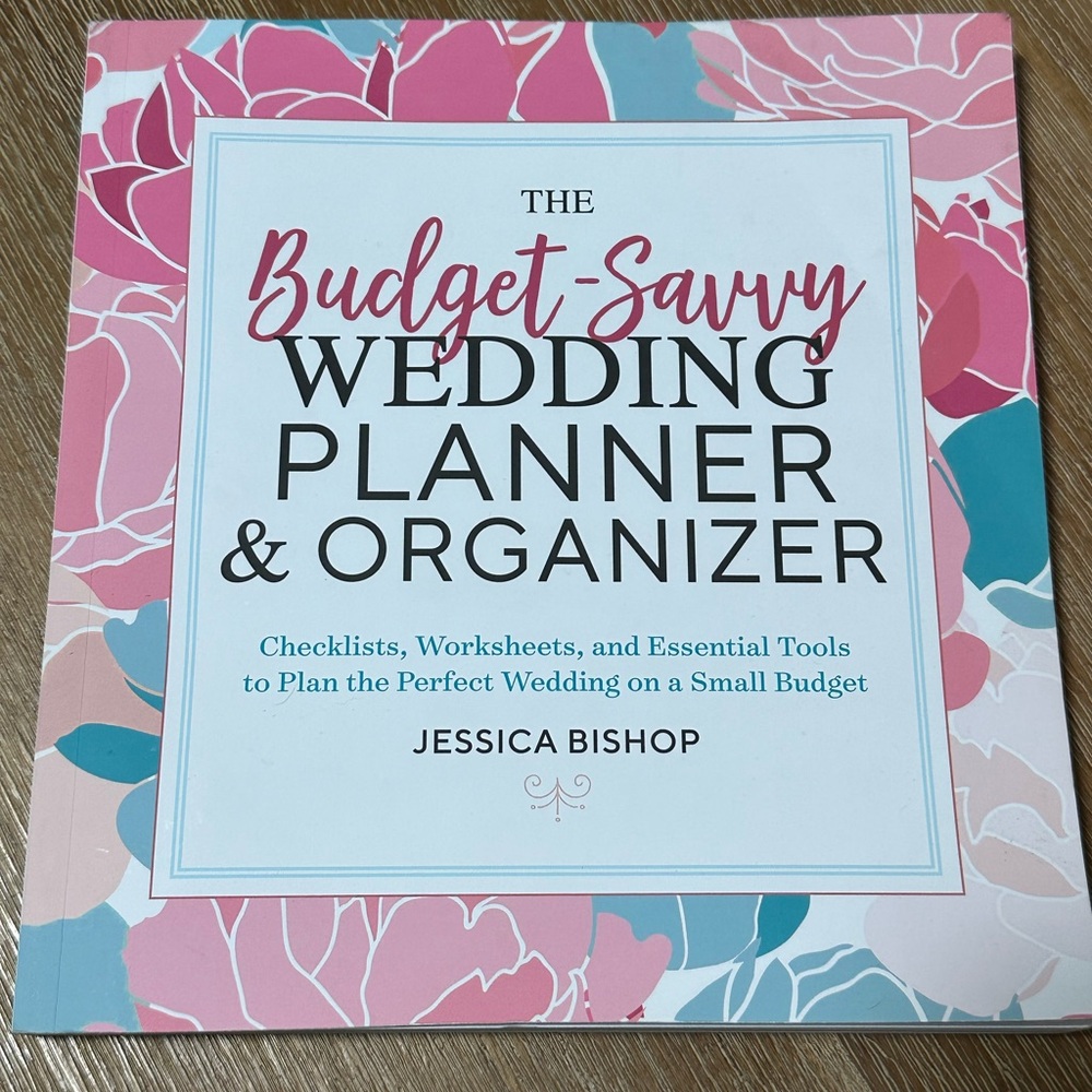 **BRAND NEW* Budget-Savvy Wedding Planner & Organizer